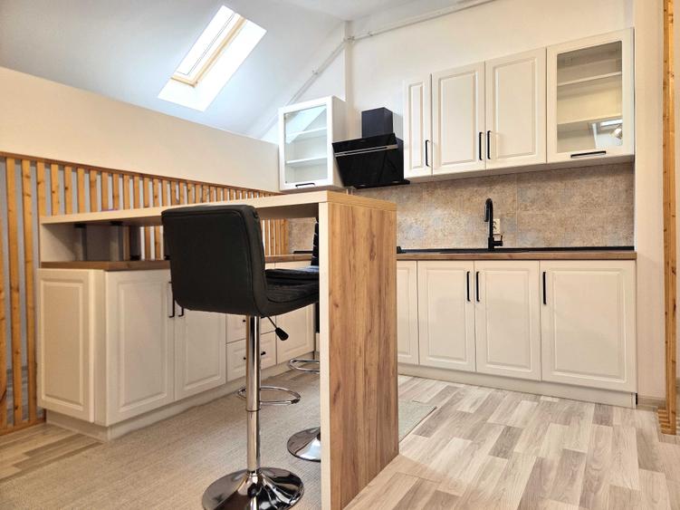 Apartament cu 3 camere decomandat în Gorjului
