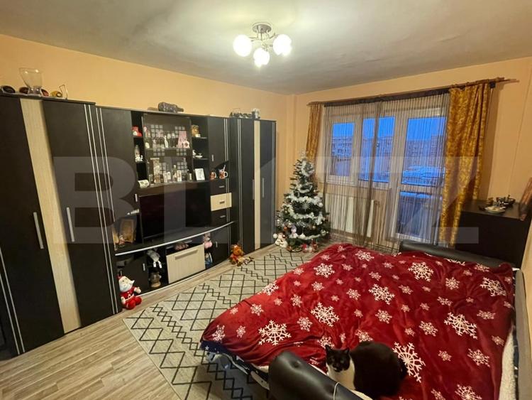 Apartament cu 3 camere decomandat, mobilat în Centrul Civic