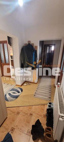 Apartament cu 3 camere decomandat în Craiter