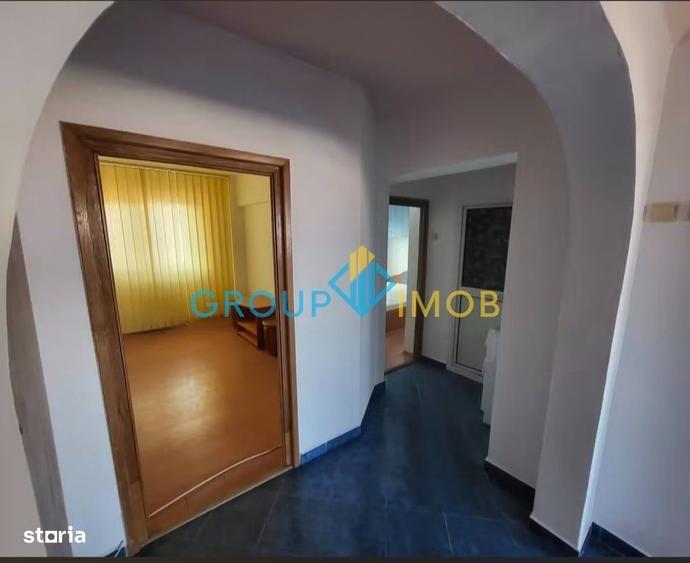 Apartament cu 3 camere decomandat în 9 Mai