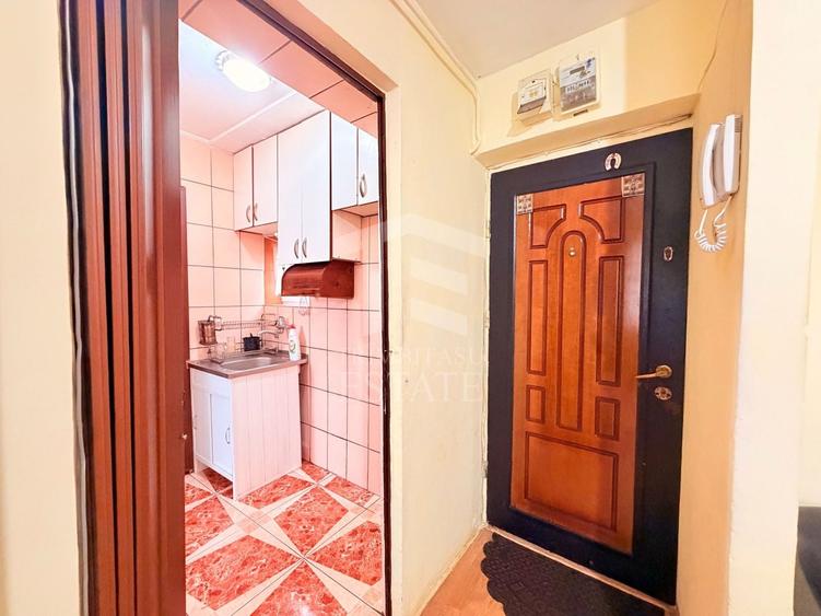 Apartament cu 2 camere semidecomandat în Rahova