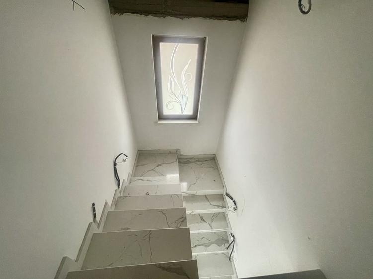 Casă individuală cu 4 camere cu Canalizare în Nord