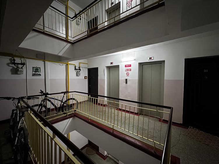 Apartament cu 2 camere decomandat în Podu Roș