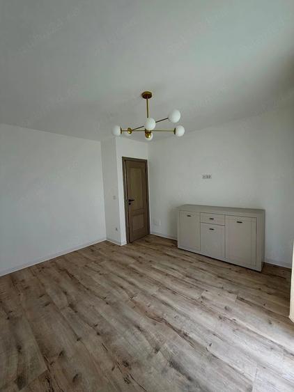 Casă cu 4 camere cu Teren 400 Mp în Exterior Vest