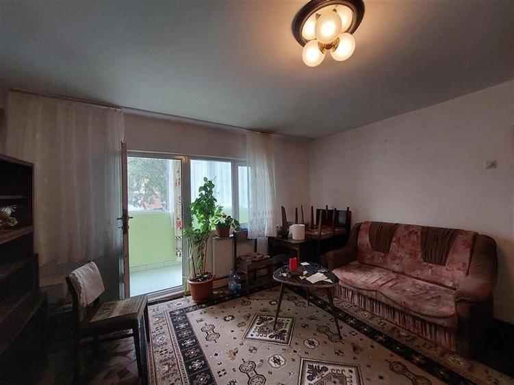 Apartament cu 3 camere decomandat în Micălaca