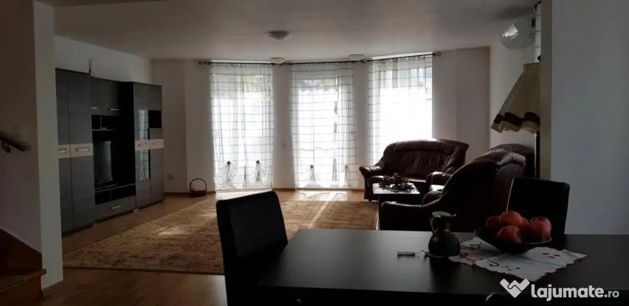Casă cu 6 camere cu Teren 329 Mp în Trei Stejari