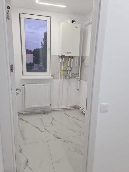 Apartament cu 3 camere semidecomandat în Micro 19