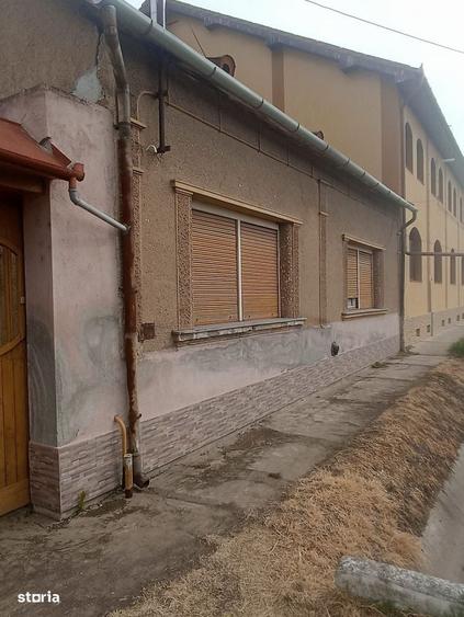 Casa de vanzare cu teren generos in Valea lui Mihai - 6