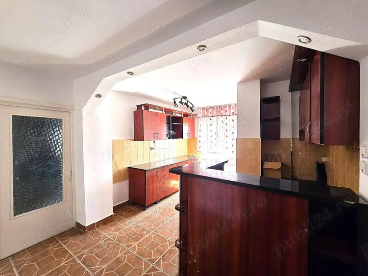 Apartament cu 3 camere decomandat în Micro 17