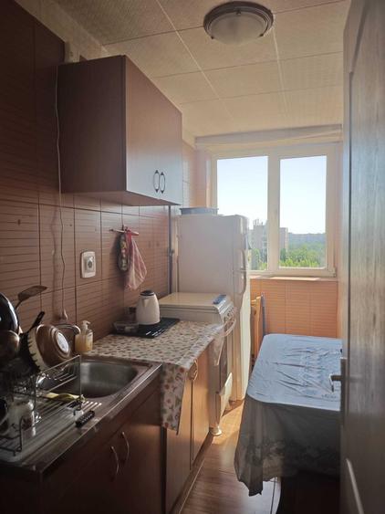 Apartament cu 3 camere semidecomandat în Drumul Taberei