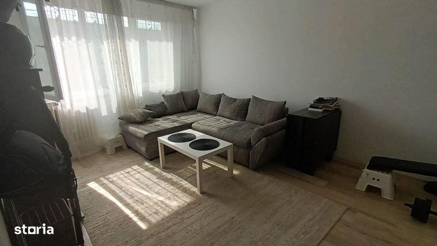 Apartament cu 3 camere decomandat în Drumul Taberei — fotografia 3