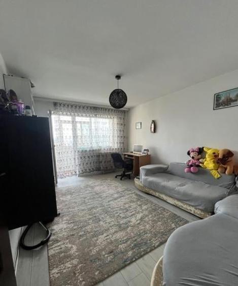 Apartament cu 3 camere decomandat în Tomis III