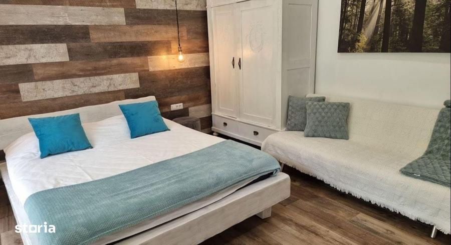 Casă cu 4 camere cu Teren 1800 Mp în Central