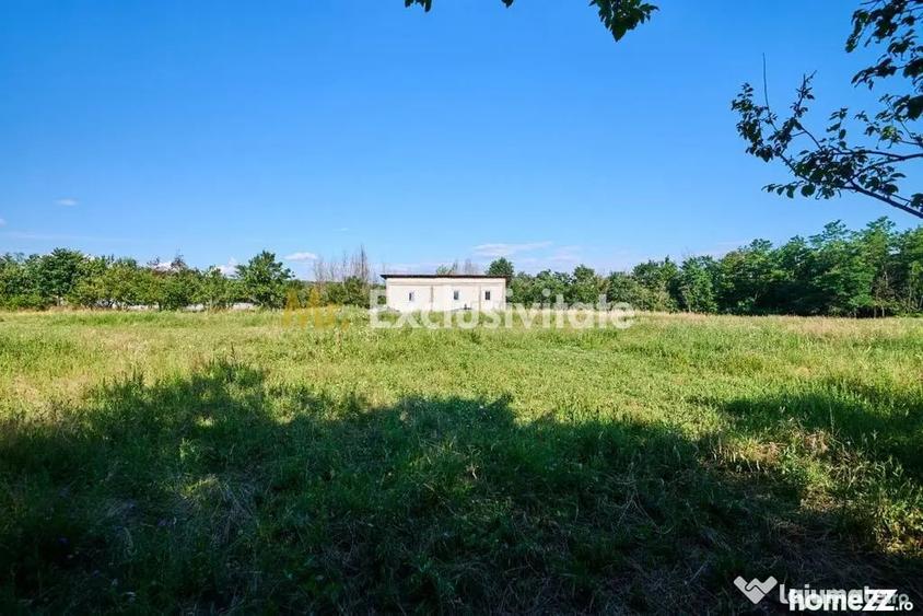 Casă cu 1 camere cu Teren 1100 Mp în Budeasa