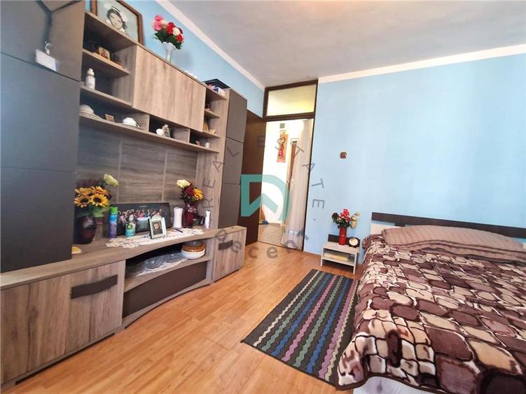 Garsonieră decomandată în Noua