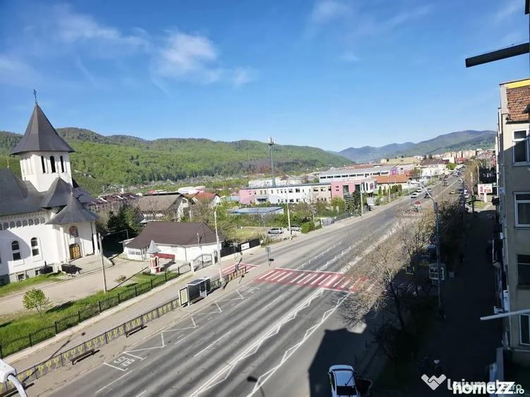 Apartament cu 2 camere decomandat în 1 Mai
