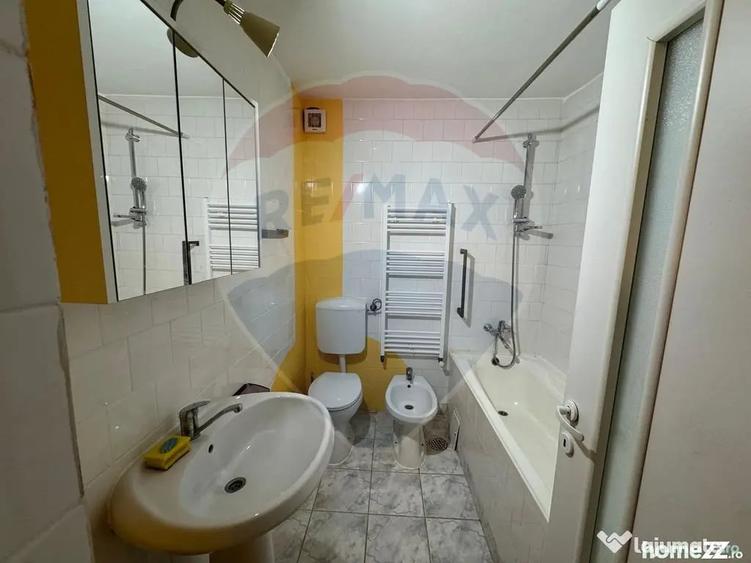 Casă cu 6 camere cu Teren 1263 Mp în Dărmănești