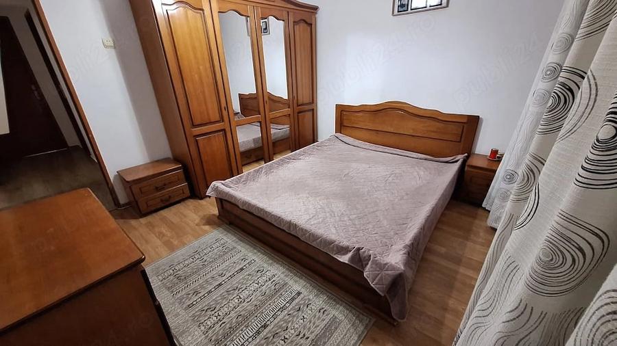 Apartament cu 3 camere decomandat în Micro 11