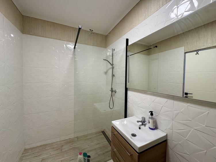 Apartament cu 2 camere decomandat, mobilat în Florești