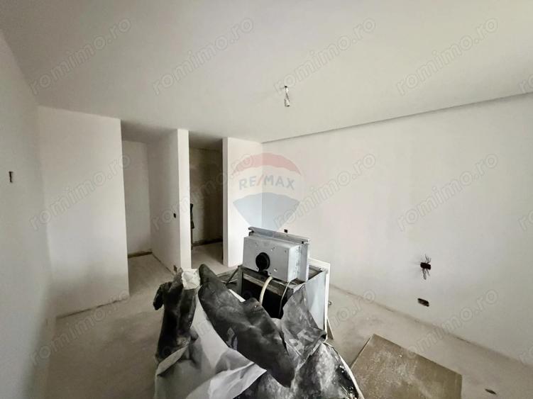 Casă cu 4 camere cu Teren 418 Mp în Golești