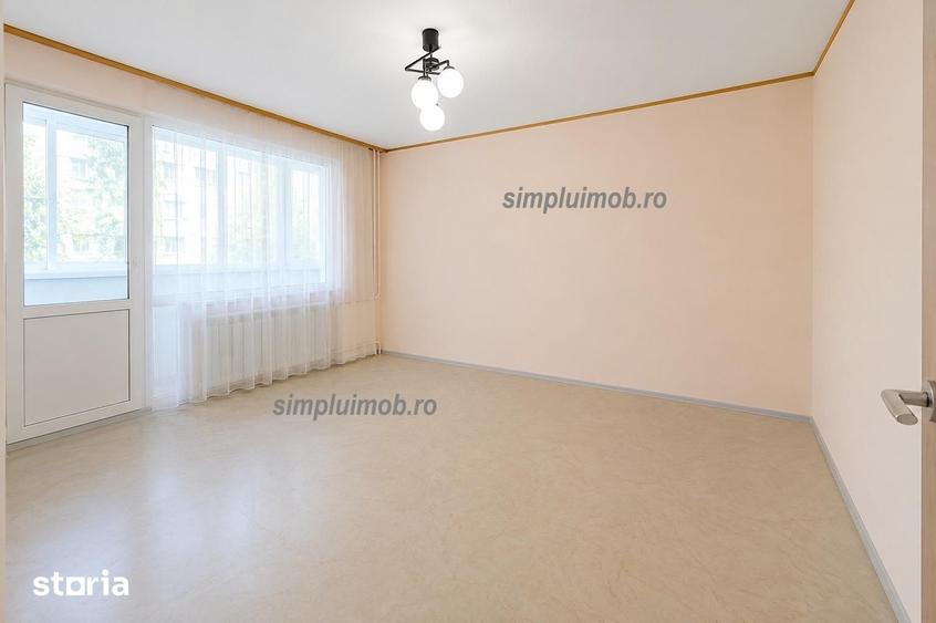 Apartament cu 3 camere decomandat în Ozana