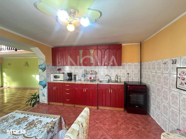 Casă cu 5 camere cu Teren 845 Mp în Roșia