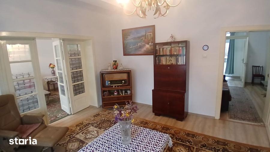 Apartament cu 4 camere în Central