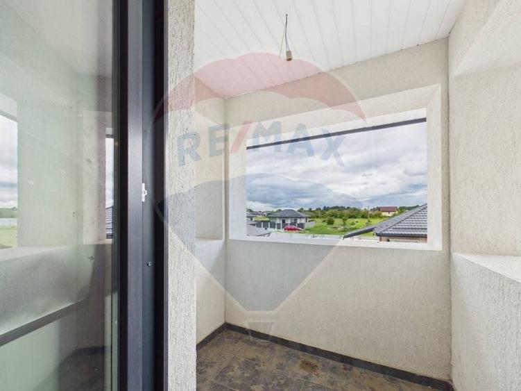 Casă individuală cu 4 camere cu Teren 250 Mp în Clinceni