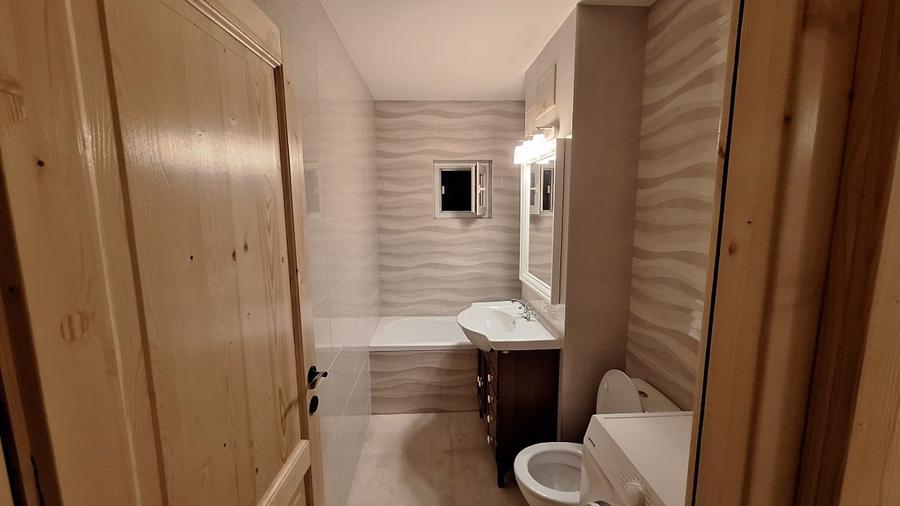 Apartament cu 4 camere decomandat, mobilat în Aradului