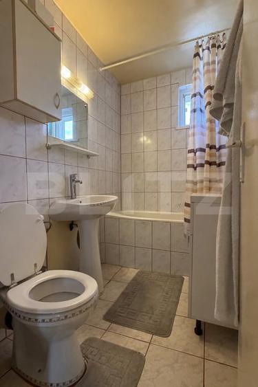 Apartament cu 3 camere decomandat, mobilat în Tudor