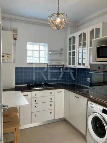 Apartament cu 2 camere decomandat în Jiului