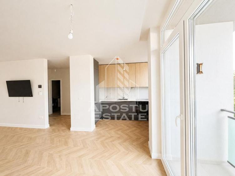 Apartament cu 2 camere semidecomandat în Aradului