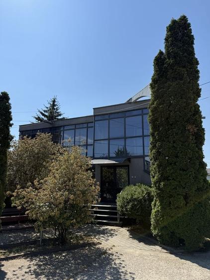 Spațiu comercial, de 350 mp, în Central