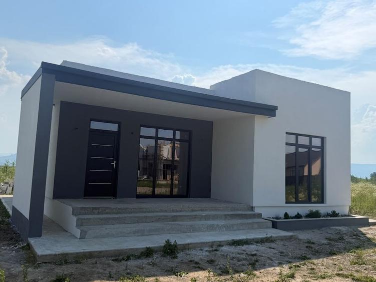 Casă cu 3 camere în Central