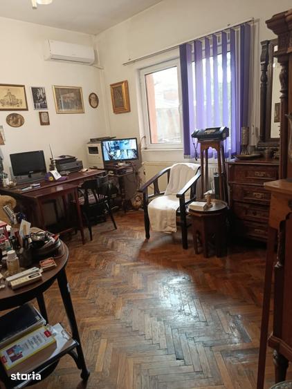 Apartament cu 3 camere, mobilat în Gara de Nord