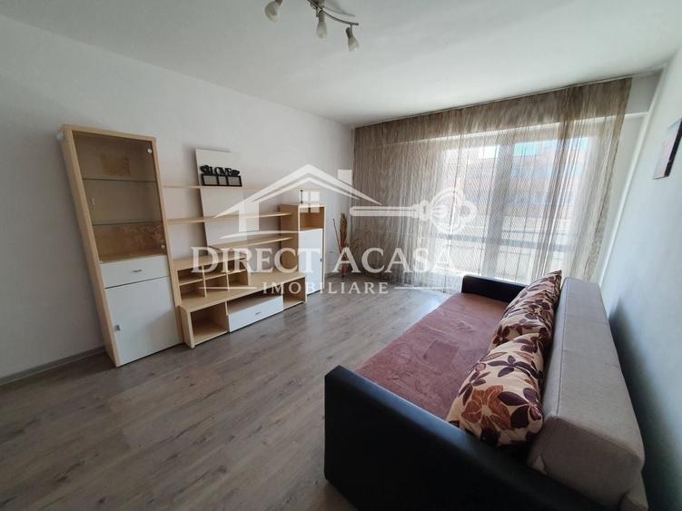 Apartament cu 3 camere decomandat în Tudor
