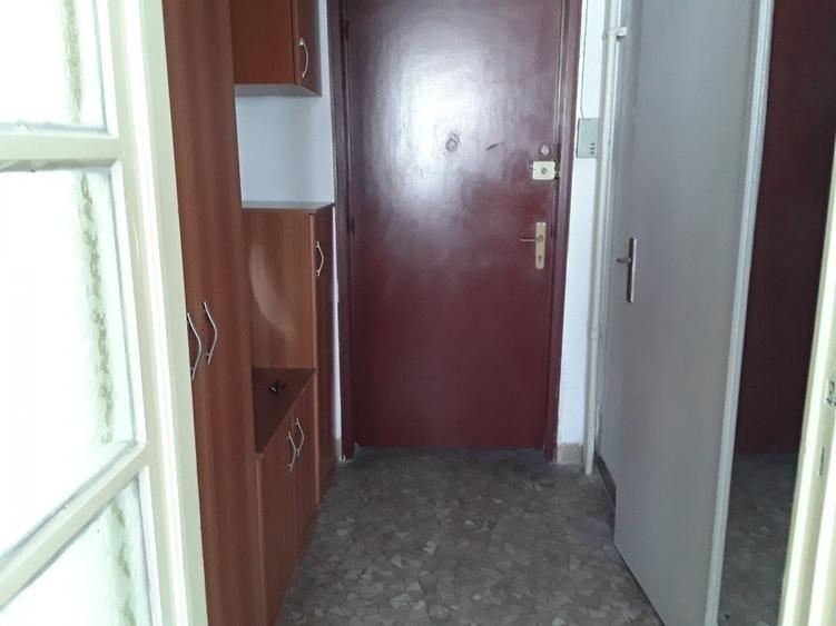 Apartament cu 2 camere semidecomandat, mobilat în Universitate