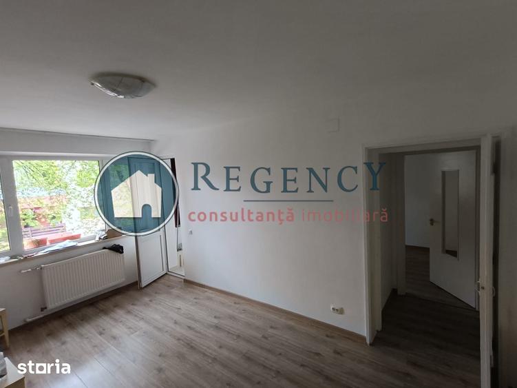Apartament cu 3 camere semidecomandat în Giulești