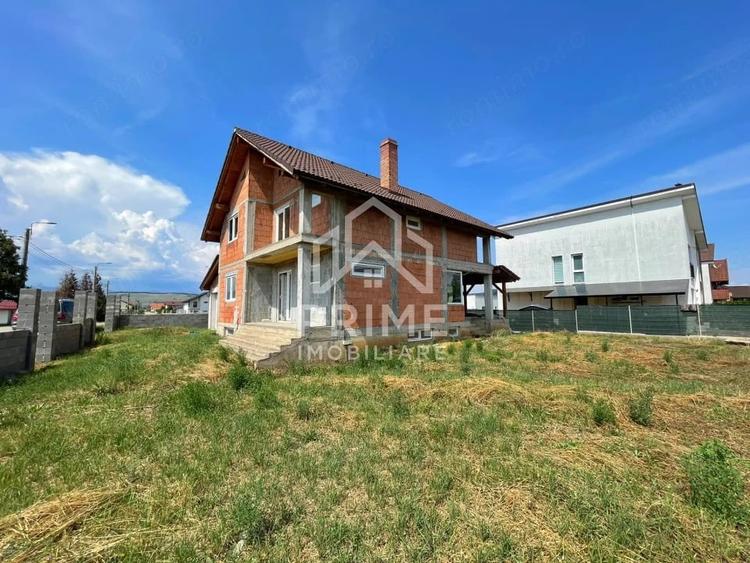 Casă cu 5 camere cu Teren 600 Mp în Central