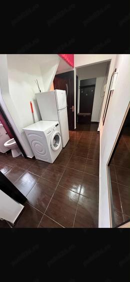 Apartament cu 3 camere decomandat în Exterior Vest