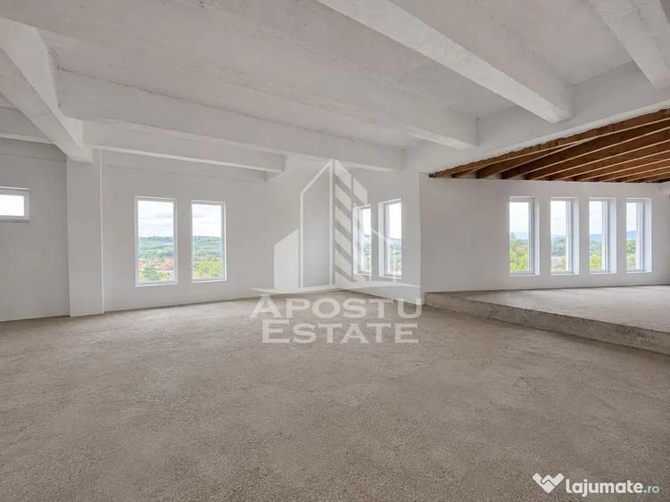 Casă cu 7 camere cu Teren 1080 Mp în Central