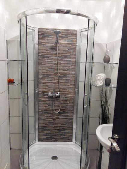Apartament cu 2 camere decomandat în Victoriei