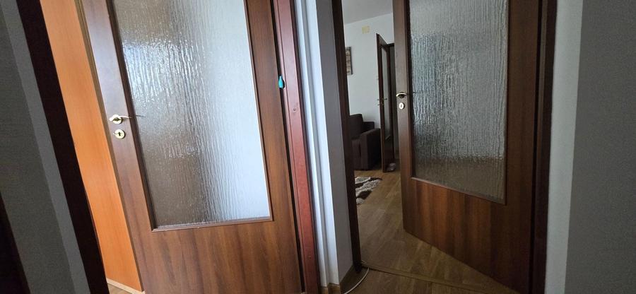 Apartament cu 2 camere semidecomandat în Aleea Trandafirilor