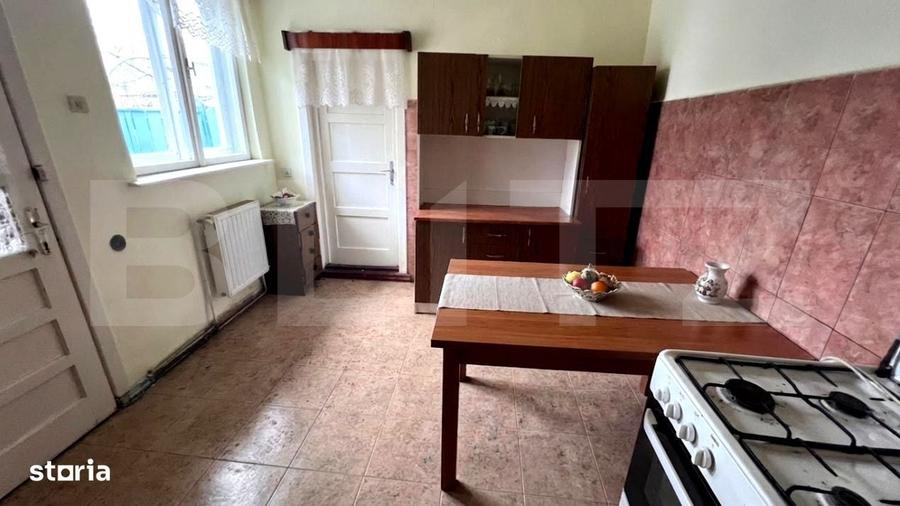Casă cu 4 camere în Aronești