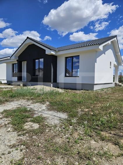 Casă individuală cu 4 camere cu Teren 500 Mp în Sântandrei