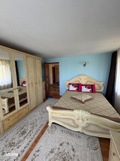 Casă cu 6 camere cu Teren 2000 Mp în Mocira