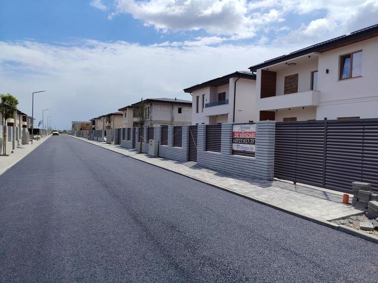 Casă cu 4 camere în Dobroești