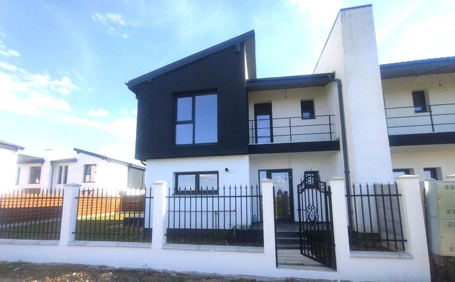 Duplex cu 3 camere cu Canalizare în Sud-Vest