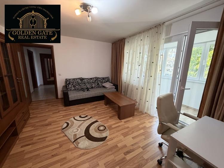 Apartament cu 3 camere semidecomandat, mobilat în Dristor