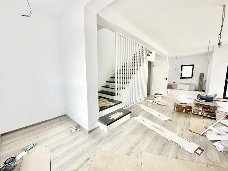Duplex cu 3 camere cu Canalizare în Moșnița Nouă